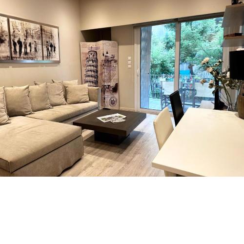 Deluxe City Apartment