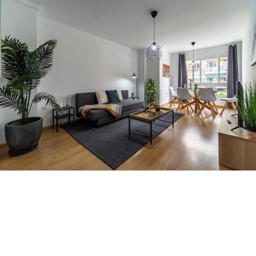 Deluxe El Palo Playa Apartment with parking
