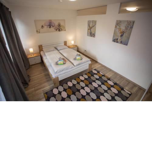 Deluxe Hall City Apartment