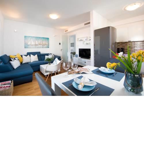Deluxe two bedroom apartment, indoor pool and spa access