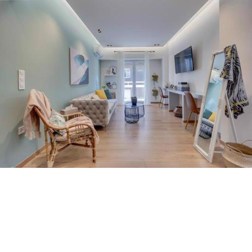 Deluxe Urban 2BR Apt by Nat. Archaelogical Museum