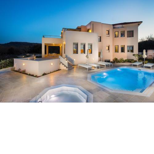 Deluxe Villa Ianthos - Outdoor Hot Tub & Kids Pool