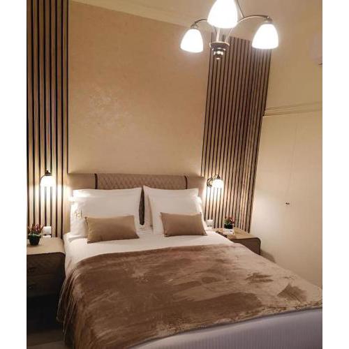 Demis Suites