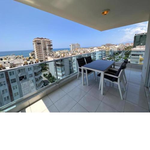Deniz Manzaralı Havuzlu Residence