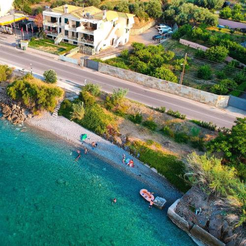 Derveni Seaside Studio