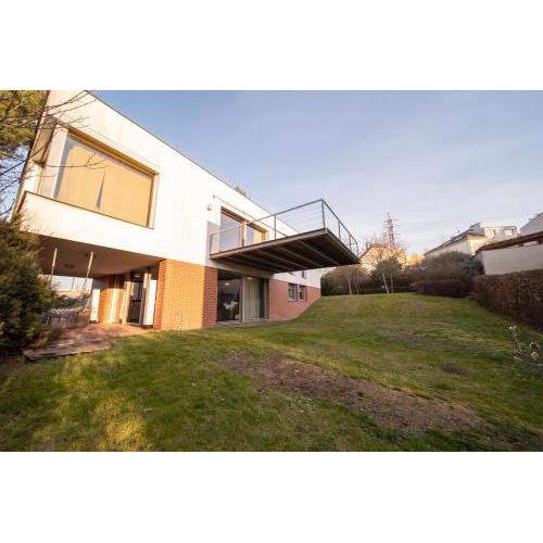 Design Architect Villa with 2 Apartments