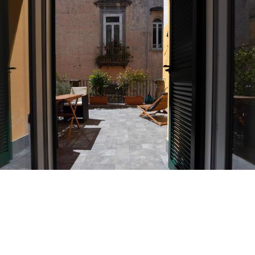 Design Studio Flat with Terrace Next Toledo Metro Stop