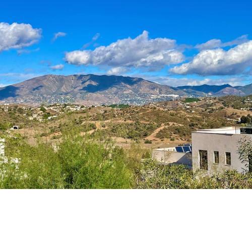 Designed 3bed Garden apartment at Casa Banderas in La Cala by Solrentspain