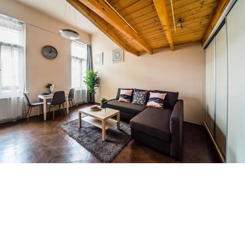DESIGNER AIRCON DOB APARTMENT