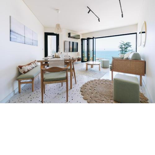 Designer Seaview Condo in Gleem