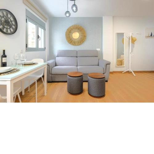 Designer Studio Apartment 100m from the Beach