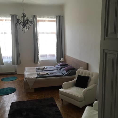 Designholz Studio Apartman