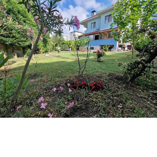 Detached 2 floor Villa with 4 rooms and garden