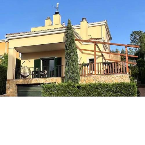 Detached house with pool nearby Girona