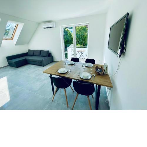 d.Five Balaton Léna Apartments