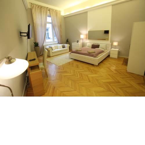 d.Five Classic Luxury at Basilica