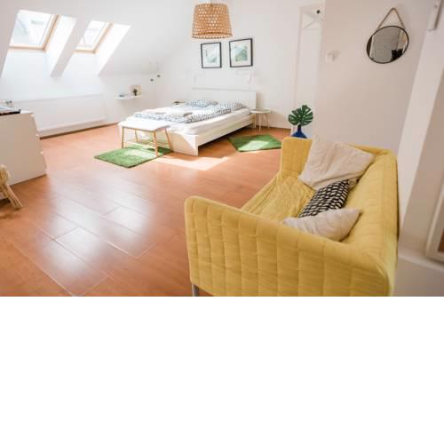 d.Five High Light Apartment