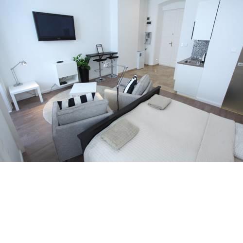 d.Five Pearl Apartment in the Center with City View