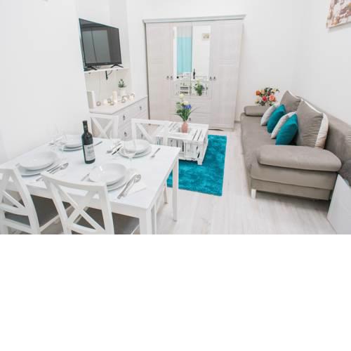 d.Five Vintage Apartment in the Center