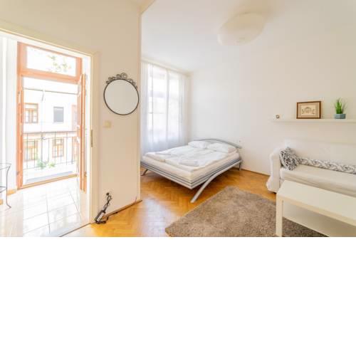 Diamond Residence - Posy Flower Apartment