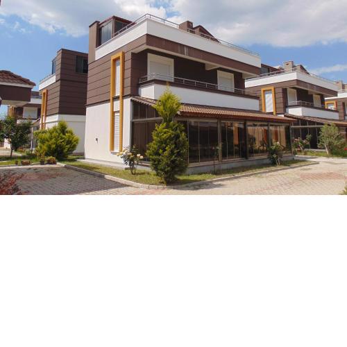 DİKİLİ'DE DENİZE SIFIR BUTİK SİTEDE MÜSTAKİL VİLLA