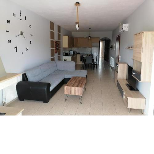 Dimitra Boutique Apartments 3