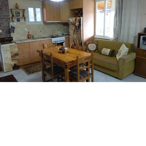 Dimitris House