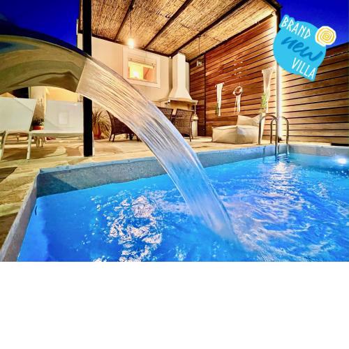 Dimitris Luxury Cottage with private pool