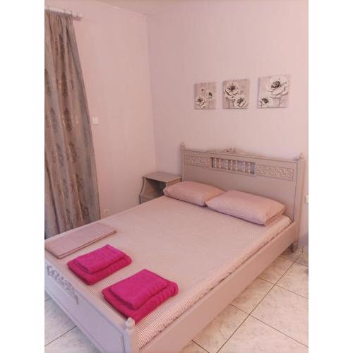 Dionisis Apartments Saronida