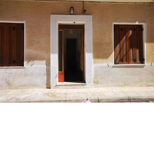 Dionysos budget studio