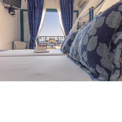 Dionysos Hotel