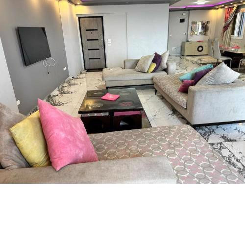 Direct Sea View Apartment in Al-Shatby