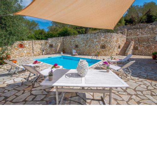 Dive into Summer - Kirki's Cozy Pool Gem on Paxoi