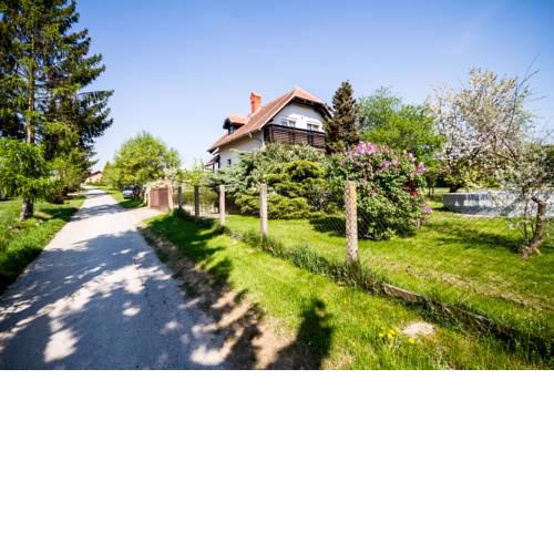 D&J house