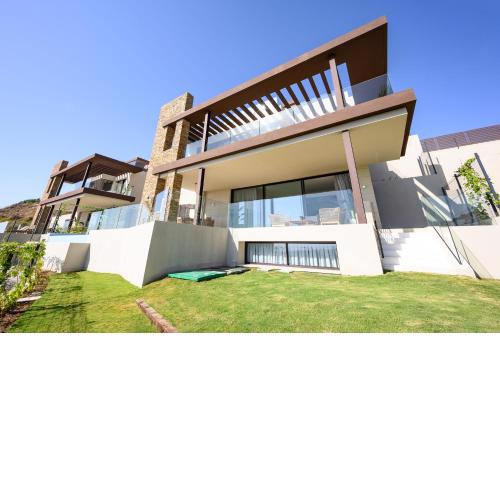 dobohomes - Stunning Villa with best views of Costa del Sol