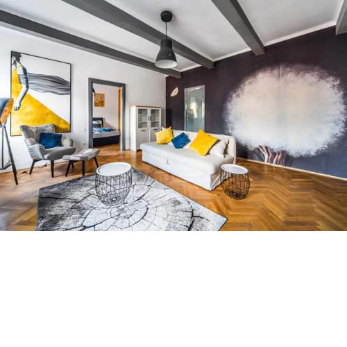 DOHÁNY 1 2 BEDROOM APARTMENT AT GREAT SYNAGOGUE