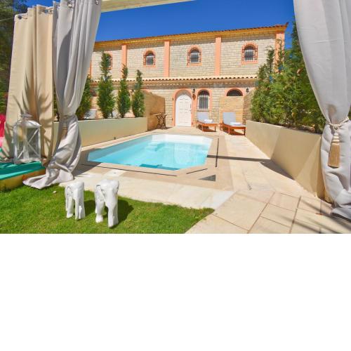 Doliva Erietta with private pool