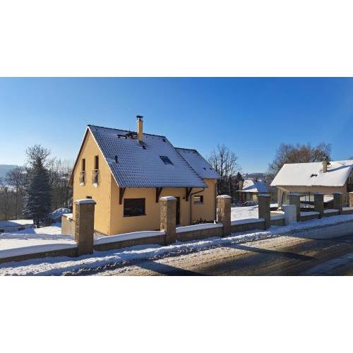 Domeček pod skalami, Tisá 535