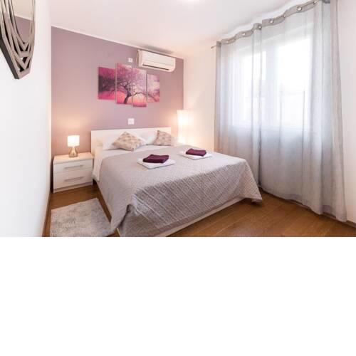 Domenica Apartments