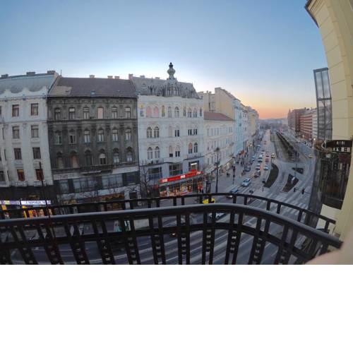 Domum Synagogue Apartment