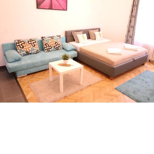 Downtown Apartments 4-5-6 - Self Check In