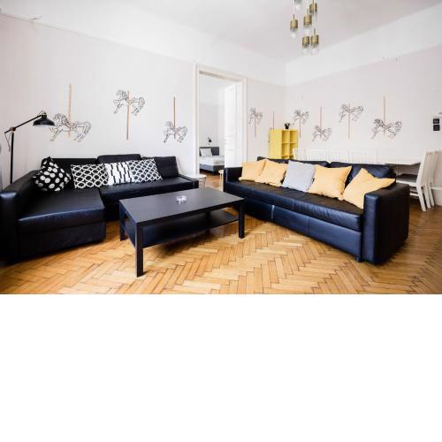 Downtown Circus Party Flat Apartment