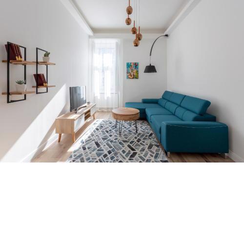 Downtown Elegance by Liberty Bridge - 90m2