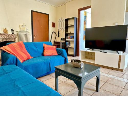 DownTown Quiet-Street Apt