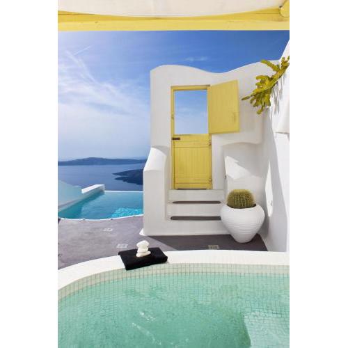 Dreams Luxury Suites