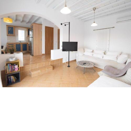 Dreamscape Cozy 3-Bedroom Mykonos Hideaway