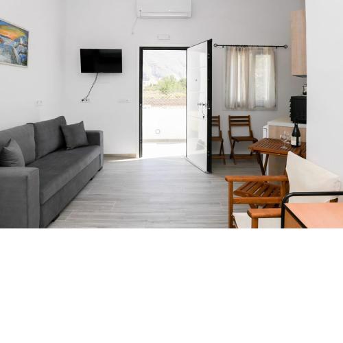 Dreamy Santorini Studio just 50m from the Beach