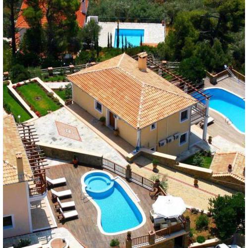 Dreamy Villa Jasmine with Private Pool In Skiathos