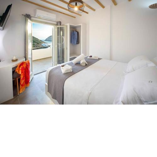 Droufakos’ home - Beachfront Lux 2BD apt. w. Views