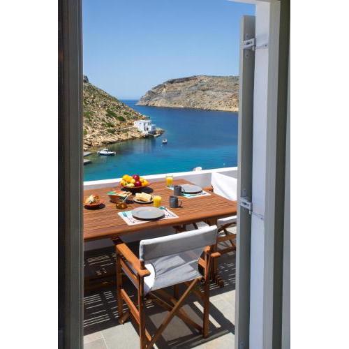 Droufakos’ home, Lux seafront apartment w. View